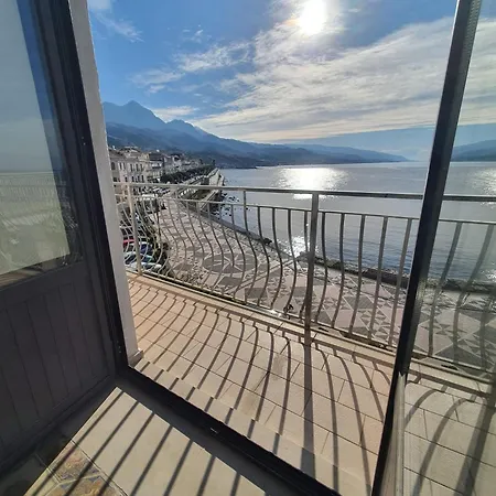 Il Molo Per Vacanze 디아망테