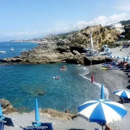 Il Molo Sul Lungomare Bed & Breakfast